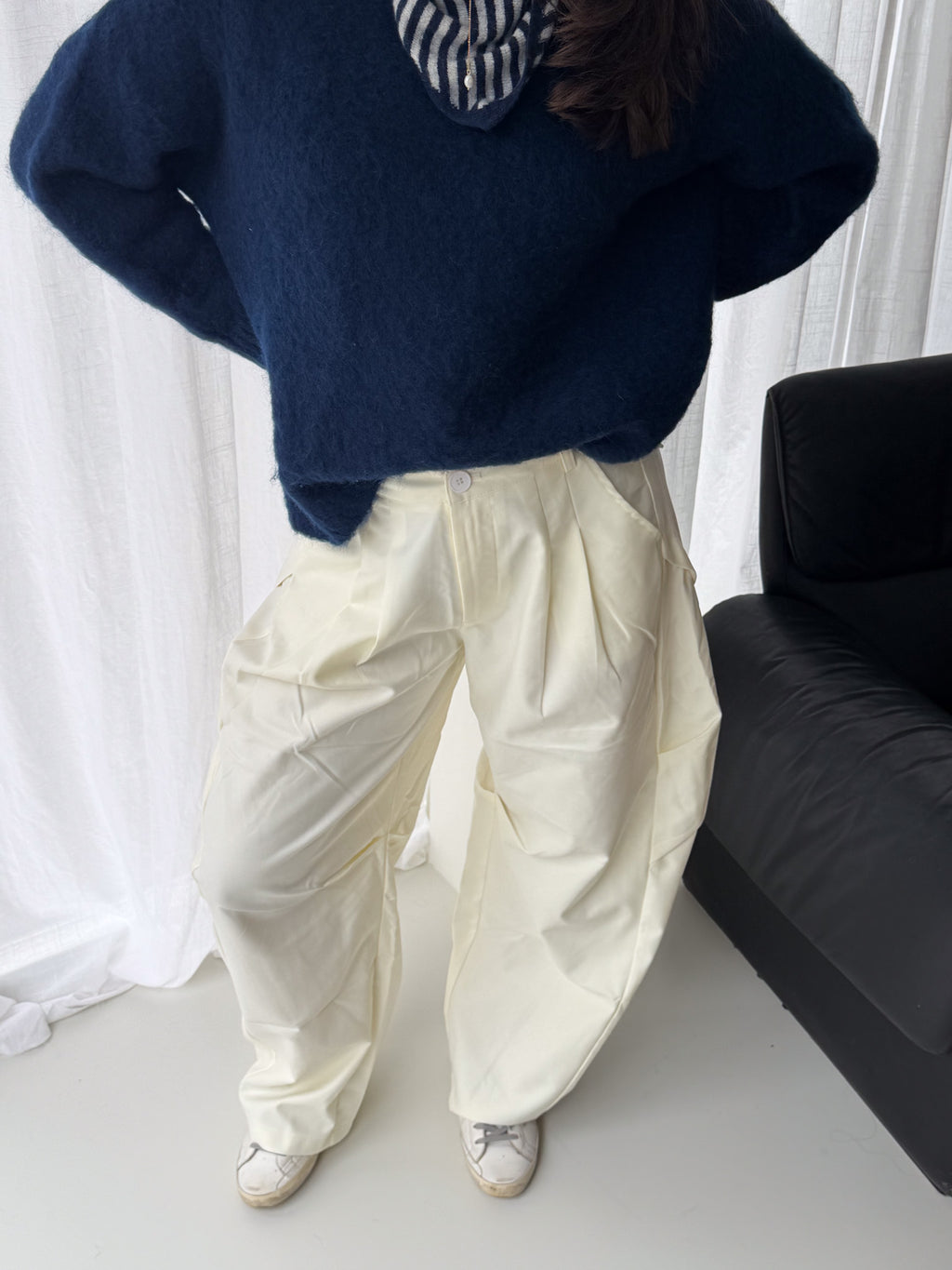 Wide leg tailored pleated pants
