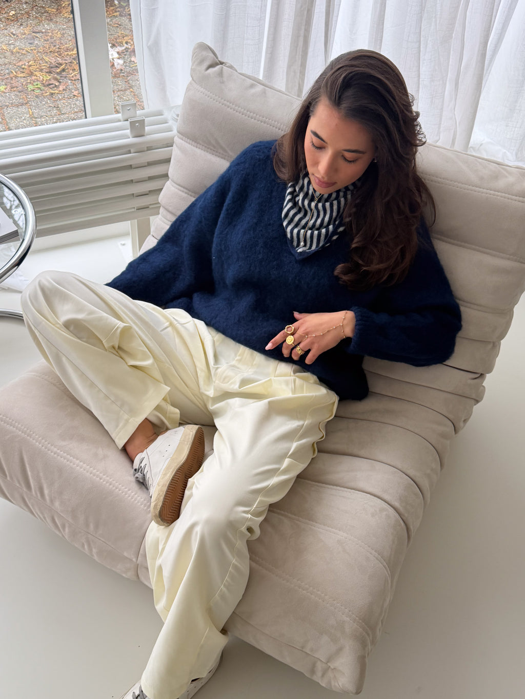 Wide leg tailored pleated pants